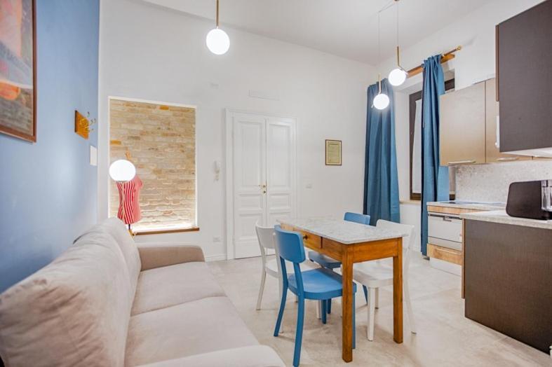 Villino Mari Camere Con Parcheggio Privato Gratuito Ascoli Piceno Buitenkant foto