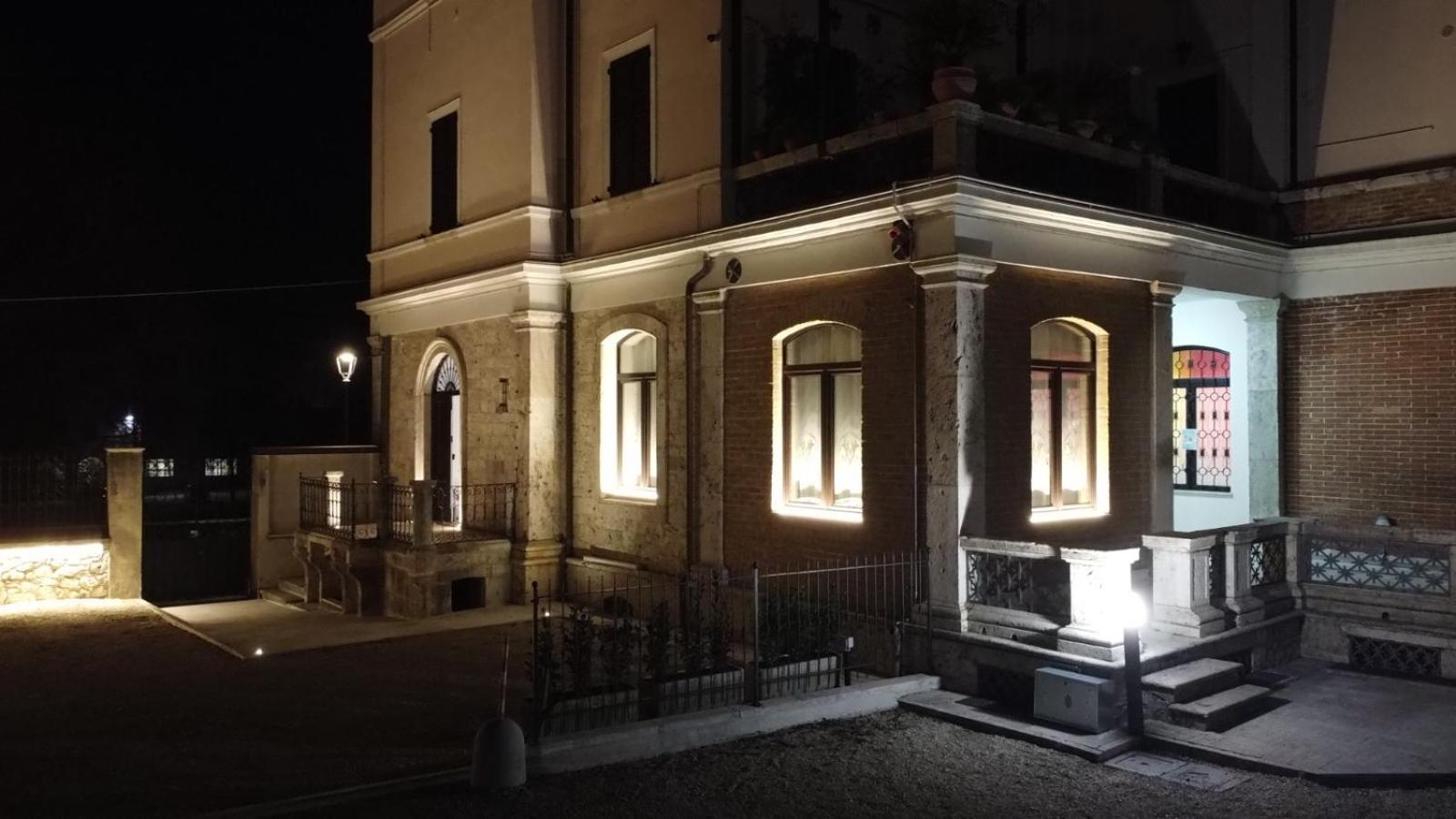 Villino Mari Camere Con Parcheggio Privato Gratuito Ascoli Piceno Buitenkant foto