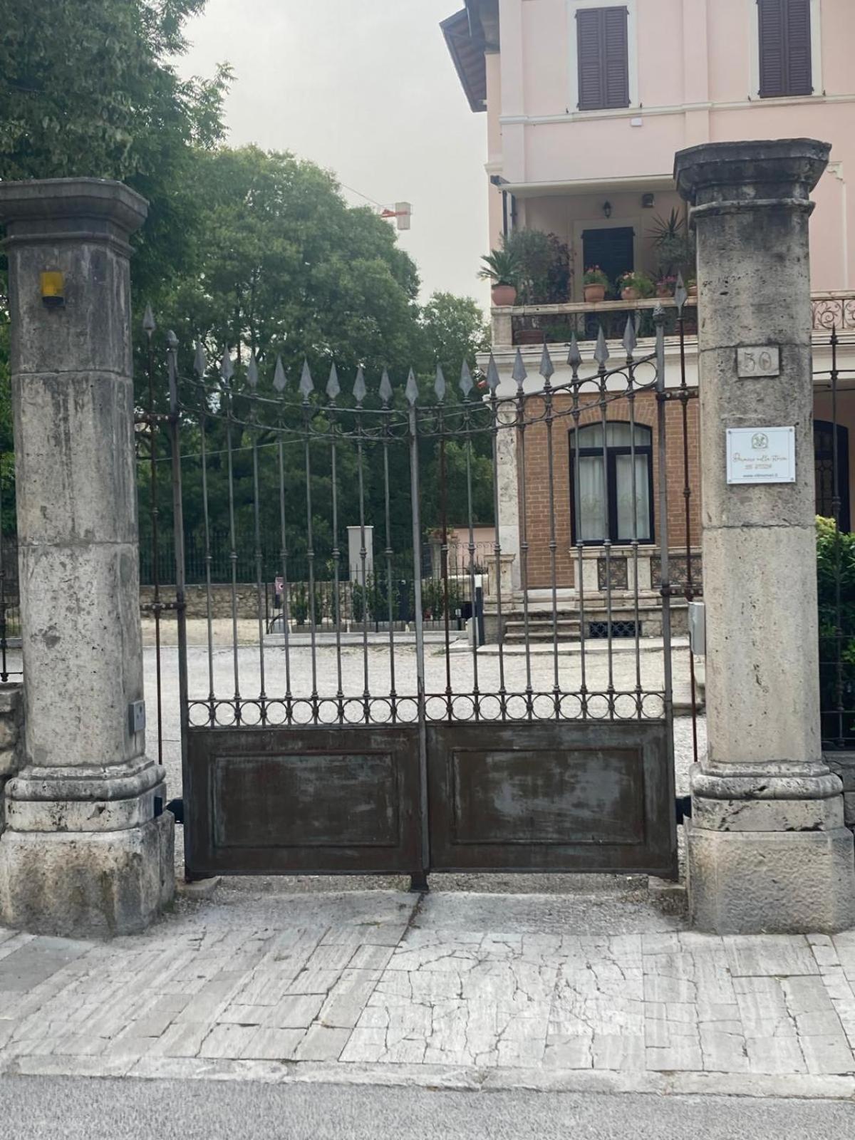 Villino Mari Camere Con Parcheggio Privato Gratuito Ascoli Piceno Buitenkant foto