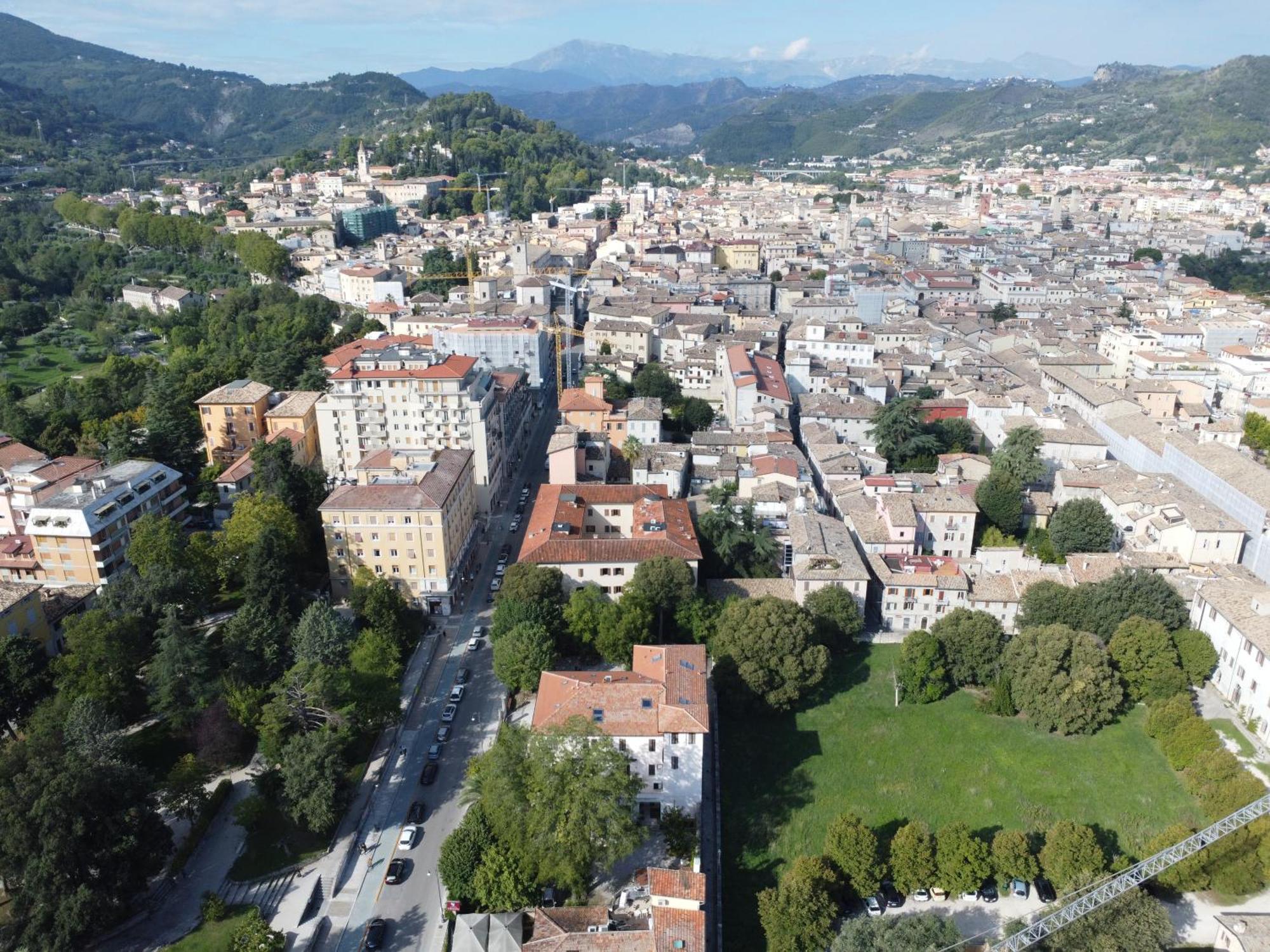 Villino Mari Camere Con Parcheggio Privato Gratuito Ascoli Piceno Buitenkant foto